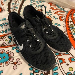 Women’s black Nike shoes
